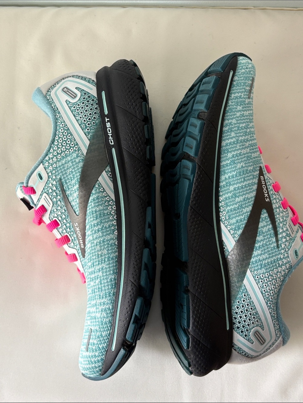 Brooks Women’s Ghost 14 Neutral Running Shoes — Light Blue with Pink Laces. - Picture 10 of 15